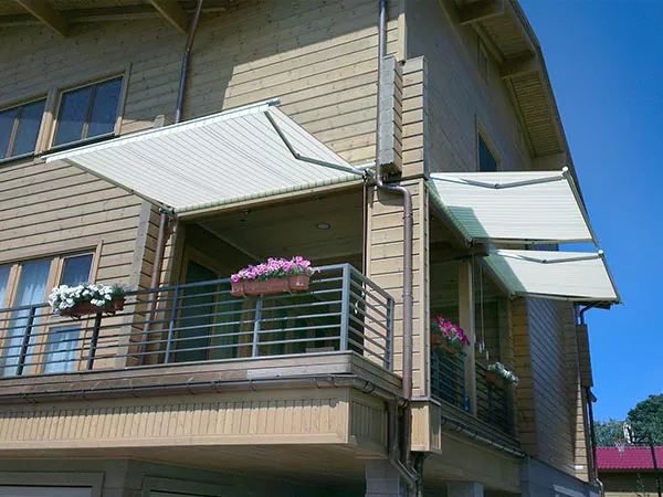 The correct way to open a box-type awning