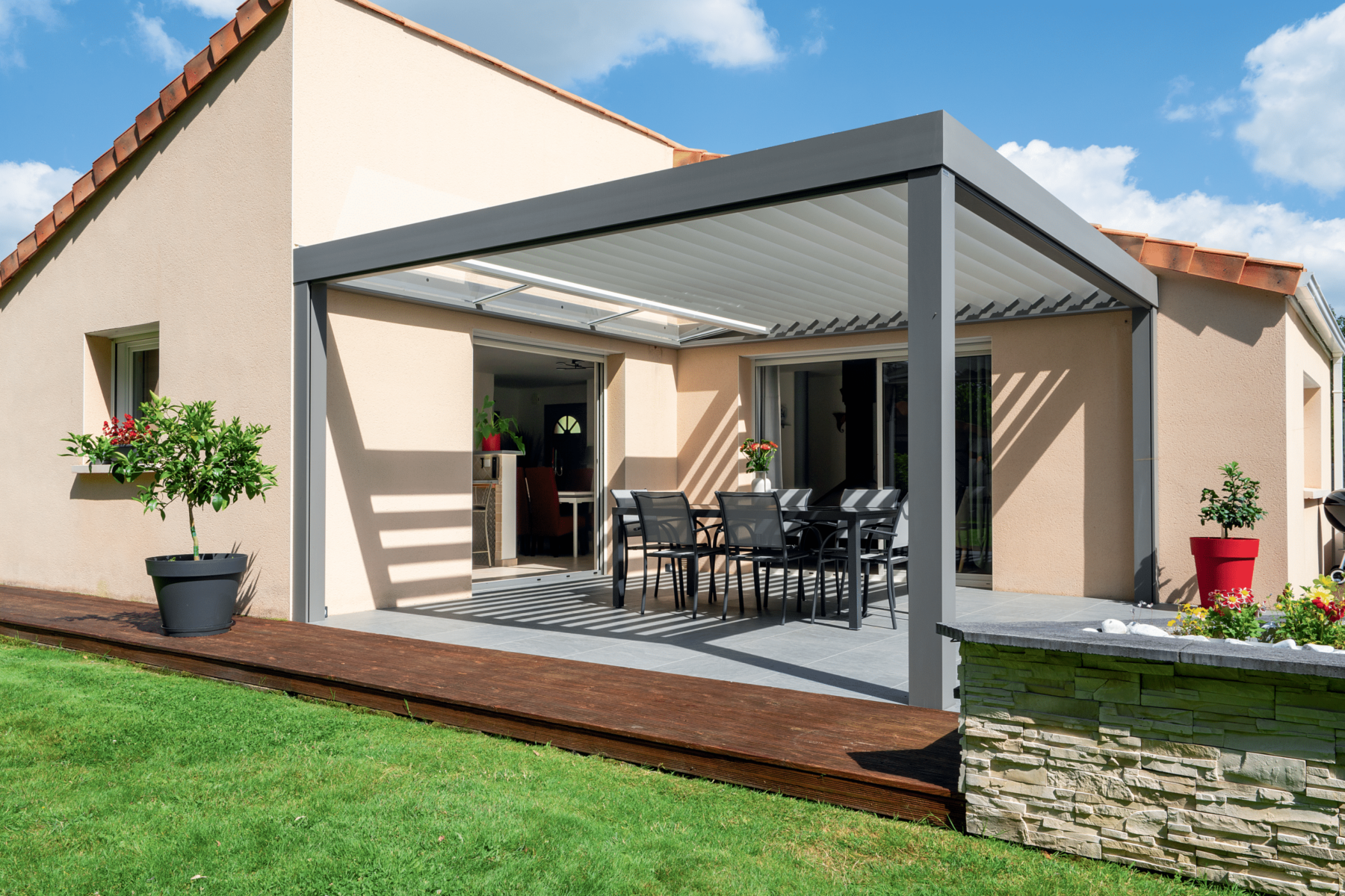 Why Pergola Installations Are Becoming Essential for Modern Outdoor Living？