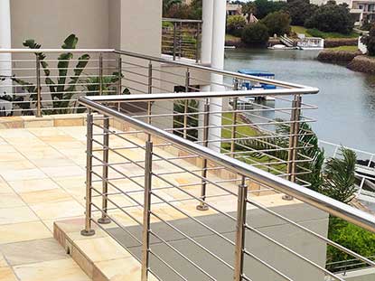 How Tall Should Deck Railing Be？