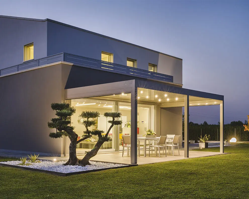 How do louvered pergolas work?