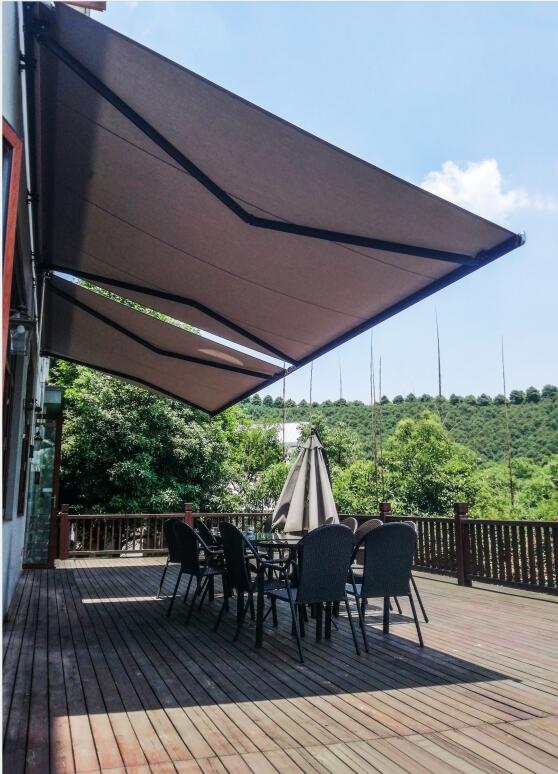 Motorized or Manual Retractable Awning Which Should I Get？
