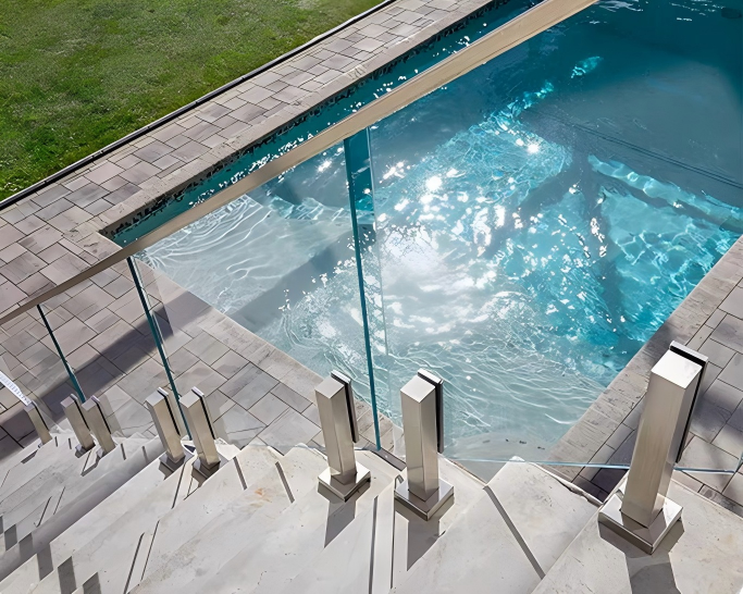 Framed vs Frameless Glass Railings — Which Should I Get?