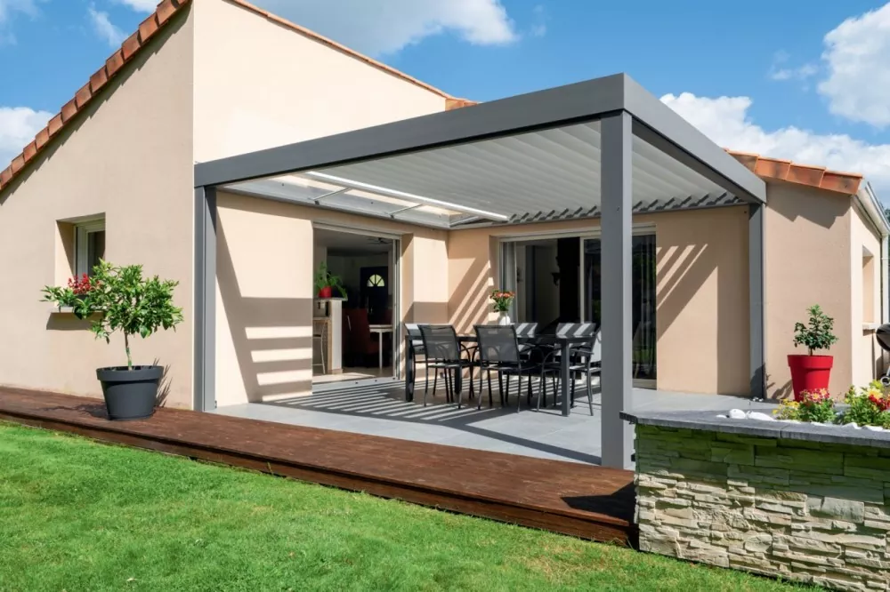 Retractable Louvered Pergola
